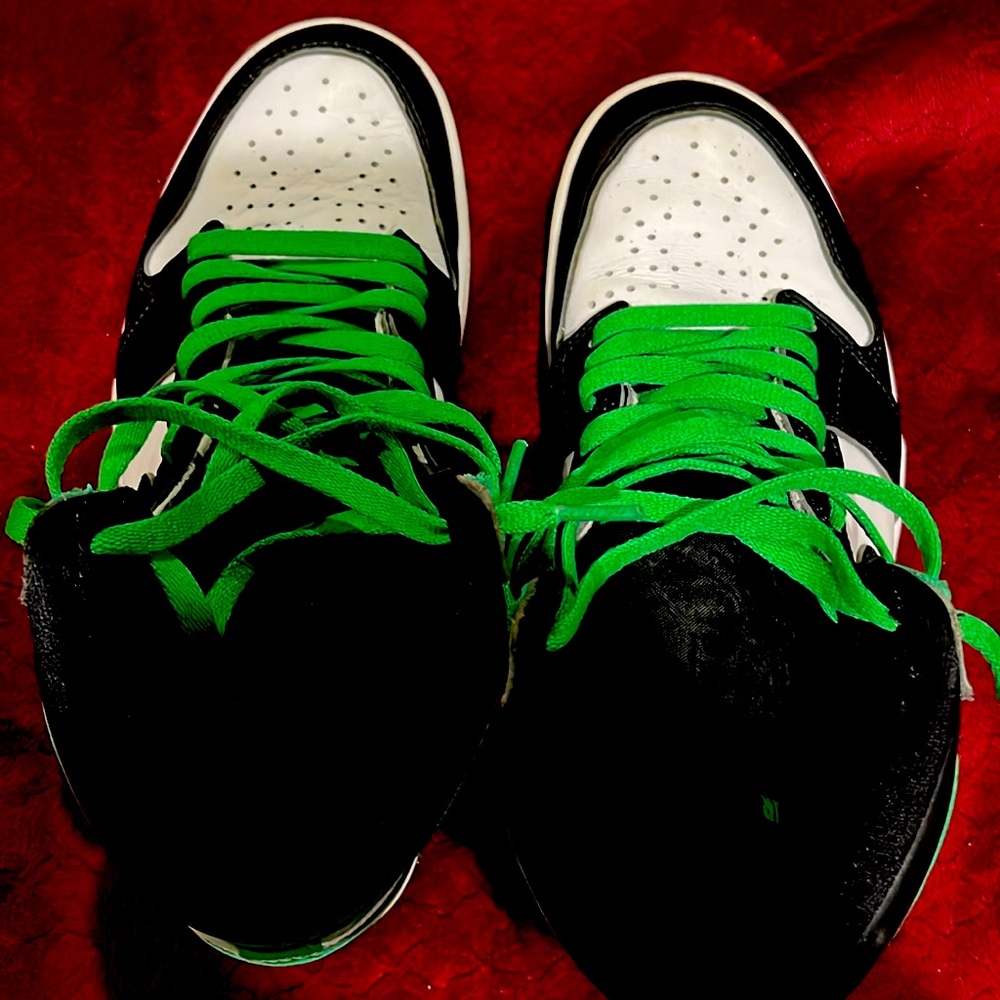 Size 8.5 - Air Jordan 1 Retro OG High Lucky Green